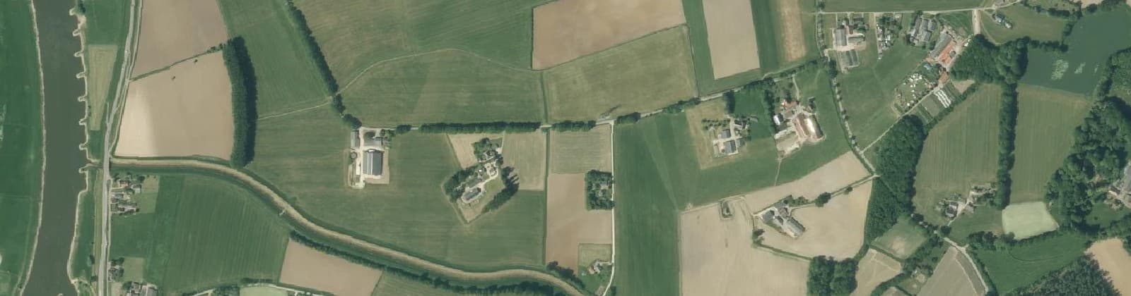 Luchtfoto van Verspreide huizen Vierakker