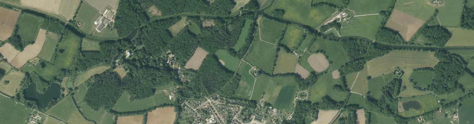 Luchtfoto van Verspreide huizen Wichmond