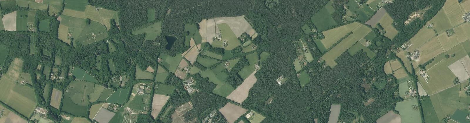 Luchtfoto van Verspreide huizen Grote Veld