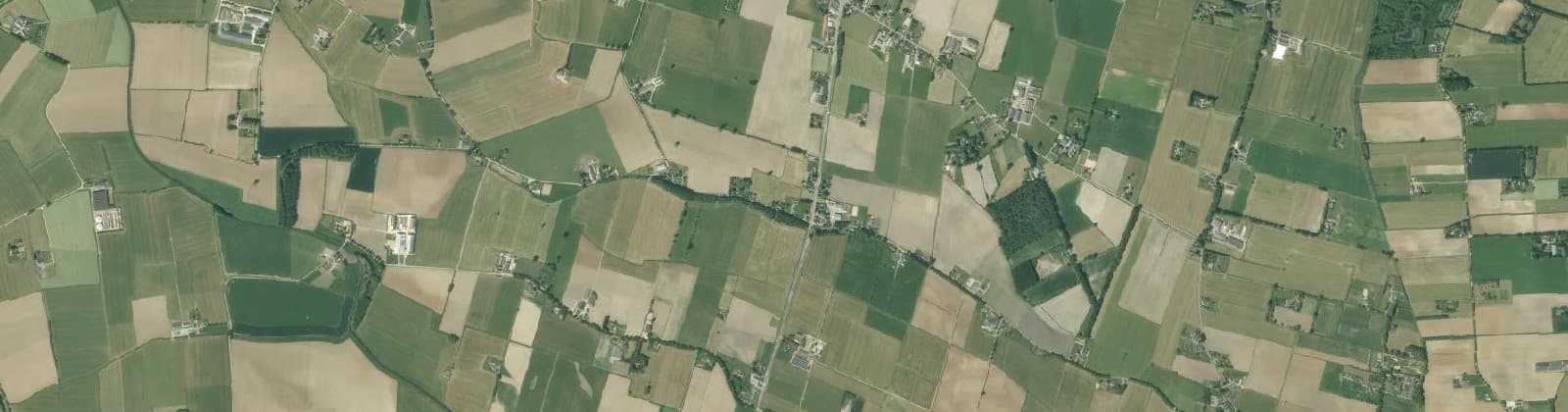 Luchtfoto van Verspreide huizen Toldijk