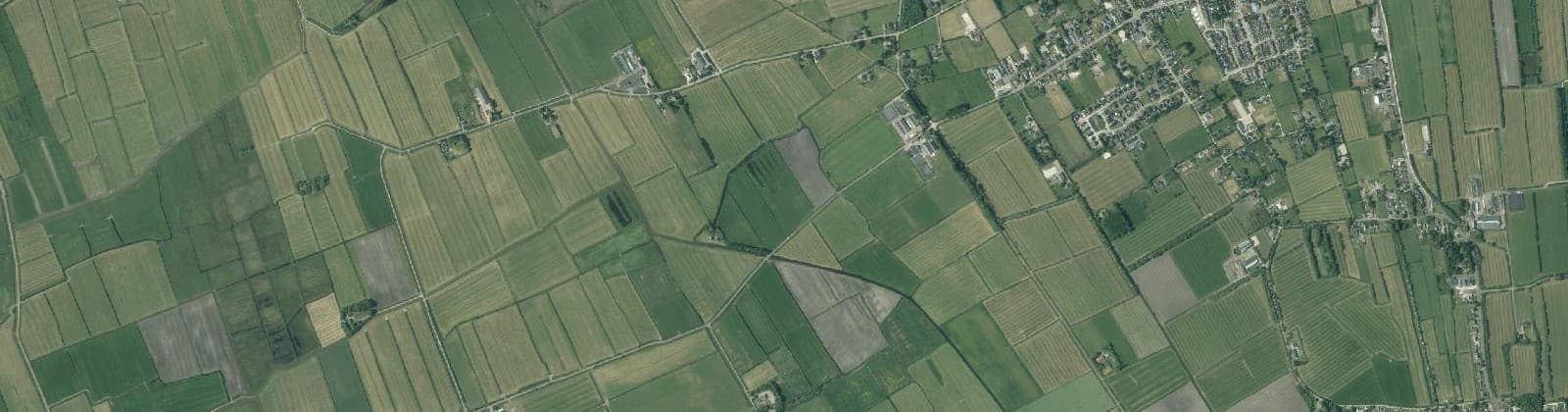 Luchtfoto van Verspreide huizen Broeksterwâld