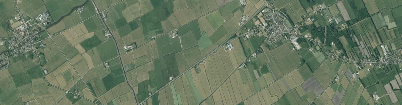 Luchtfoto van Verspreide huizen Rinsumageast