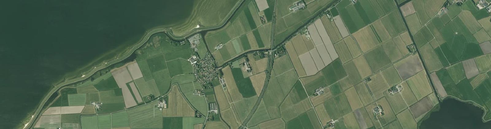 Luchtfoto van Verspreide huizen Molkwerum