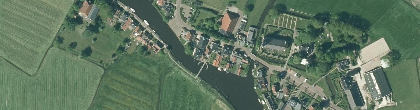 Luchtfoto van Oosthem