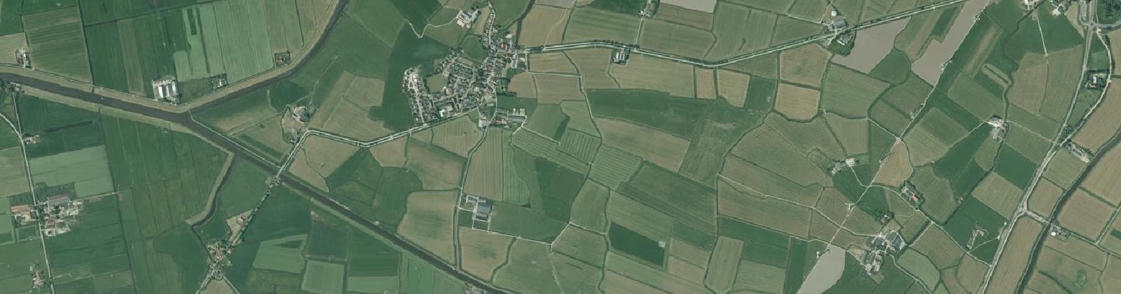 Luchtfoto van Verspreide huizen Exmorra