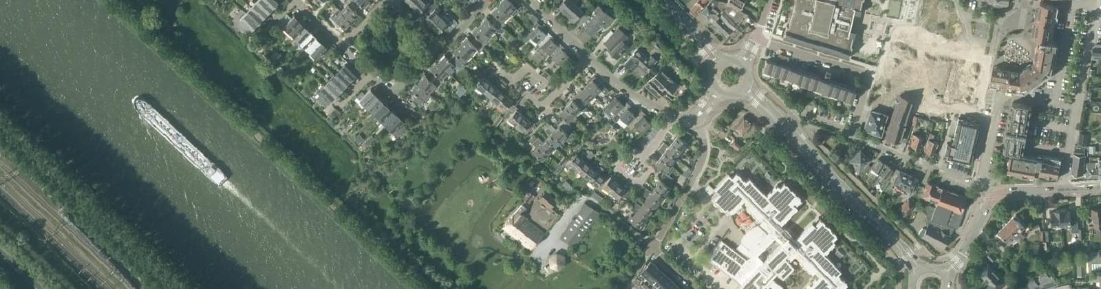 Luchtfoto van Reizende man
