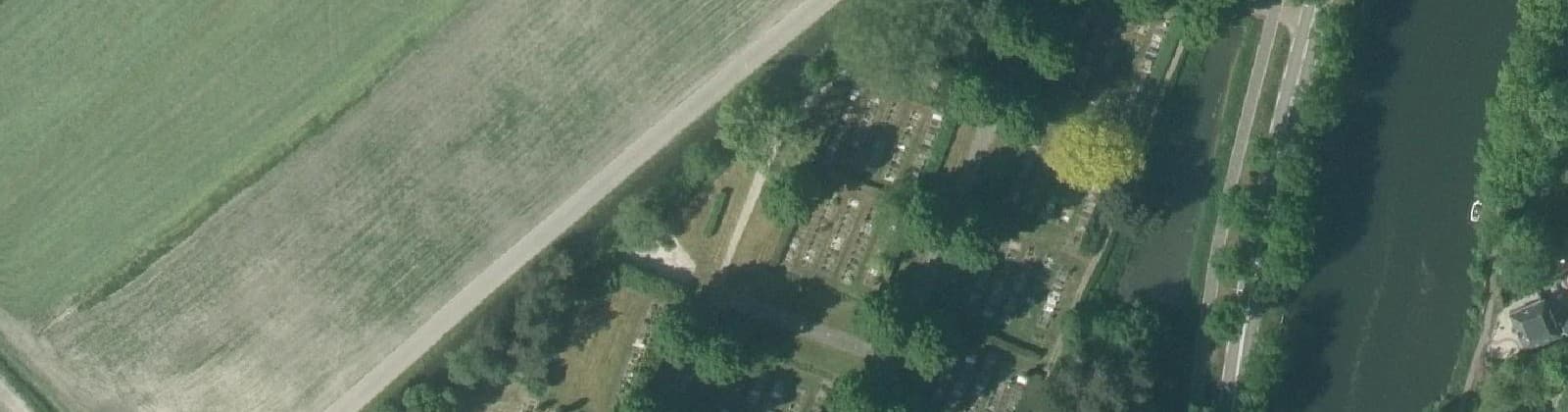 Luchtfoto van Begraafplaats Maarssen