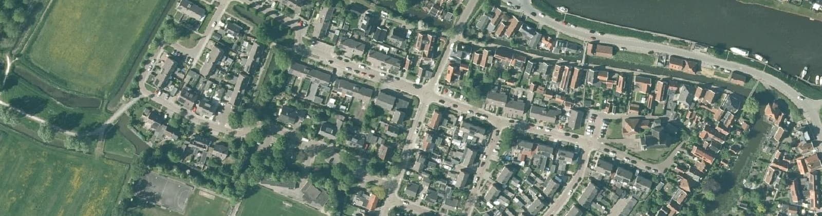 Luchtfoto van Kolhorn (woonkern) en De Strook