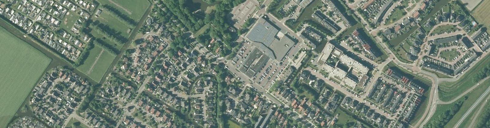 Luchtfoto van Nieuwe Niedorp Dorpsstraat e.o.