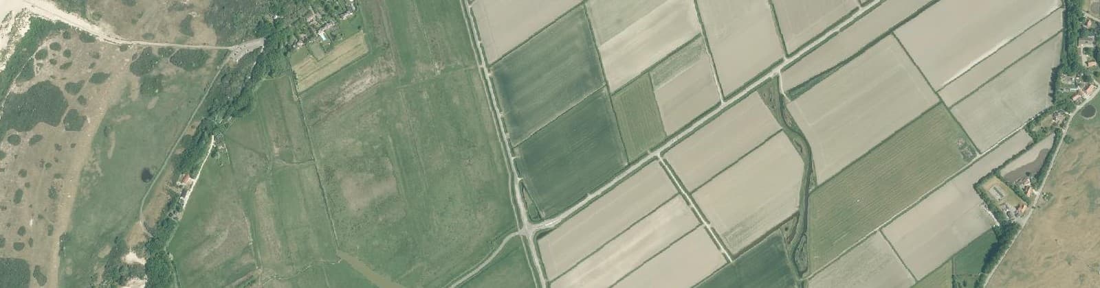 Luchtfoto van Ouddorp westeinde