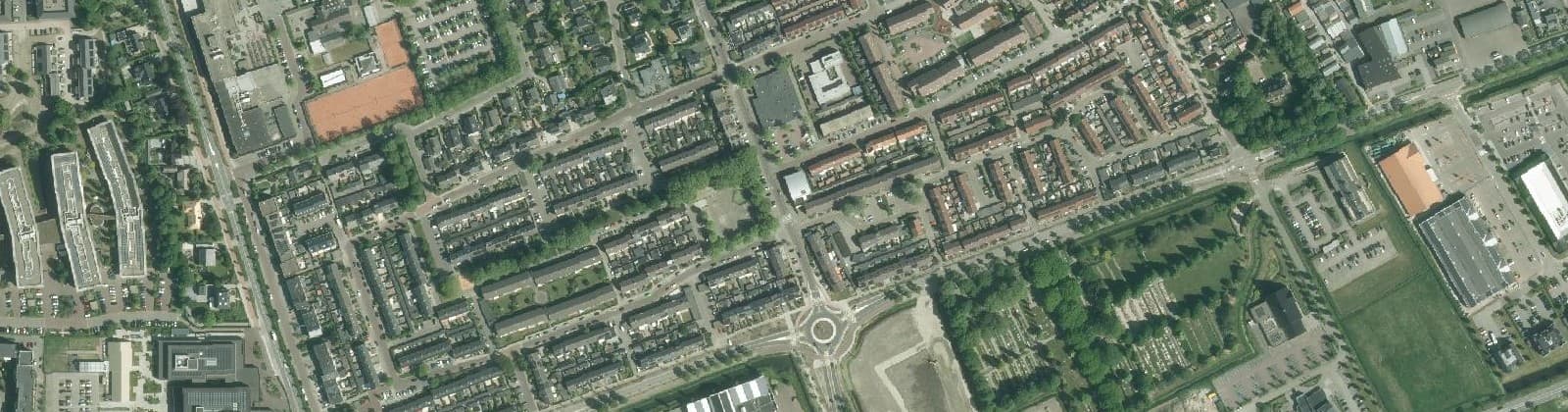 Luchtfoto van Middelharnis bomenbuurt