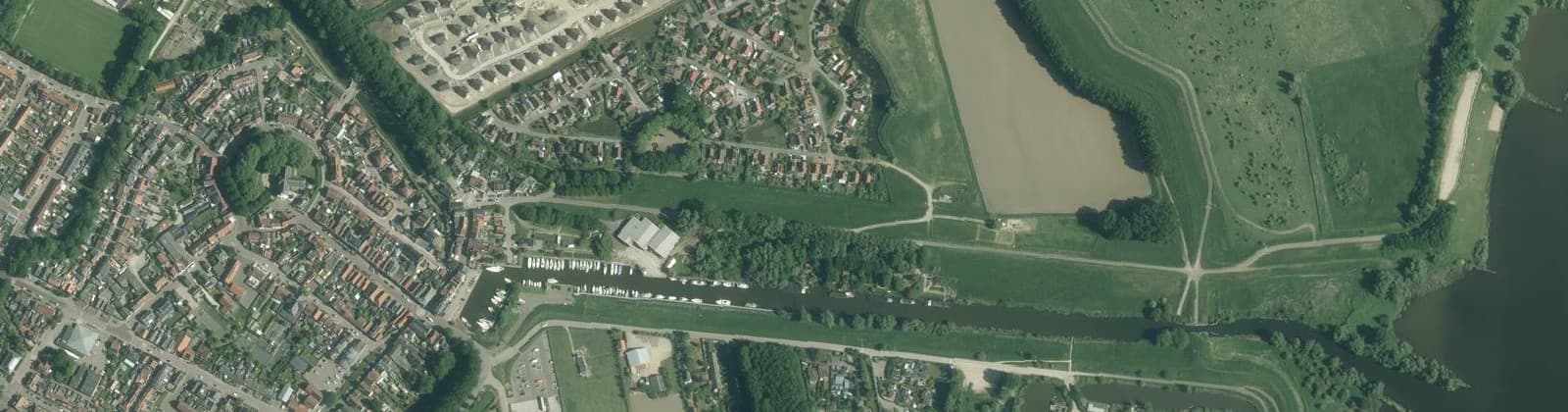 Luchtfoto van Ooltgensplaat haven