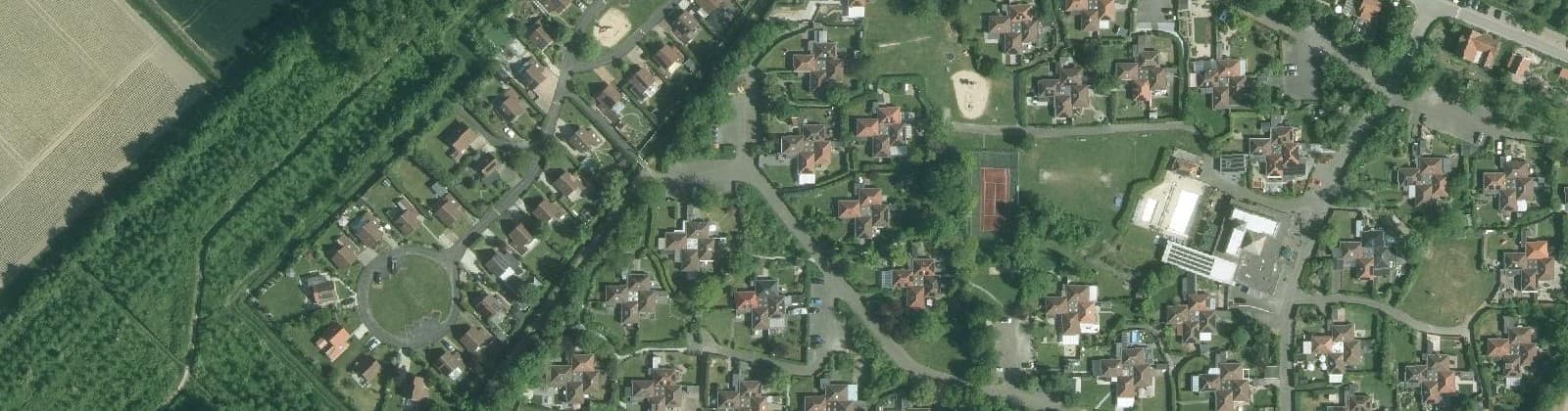 Luchtfoto van Herkingen buitenplaats