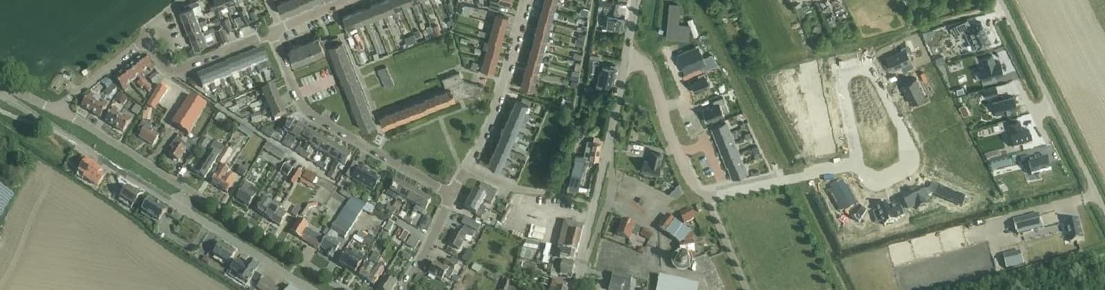 Luchtfoto van Achthuizen woonkern