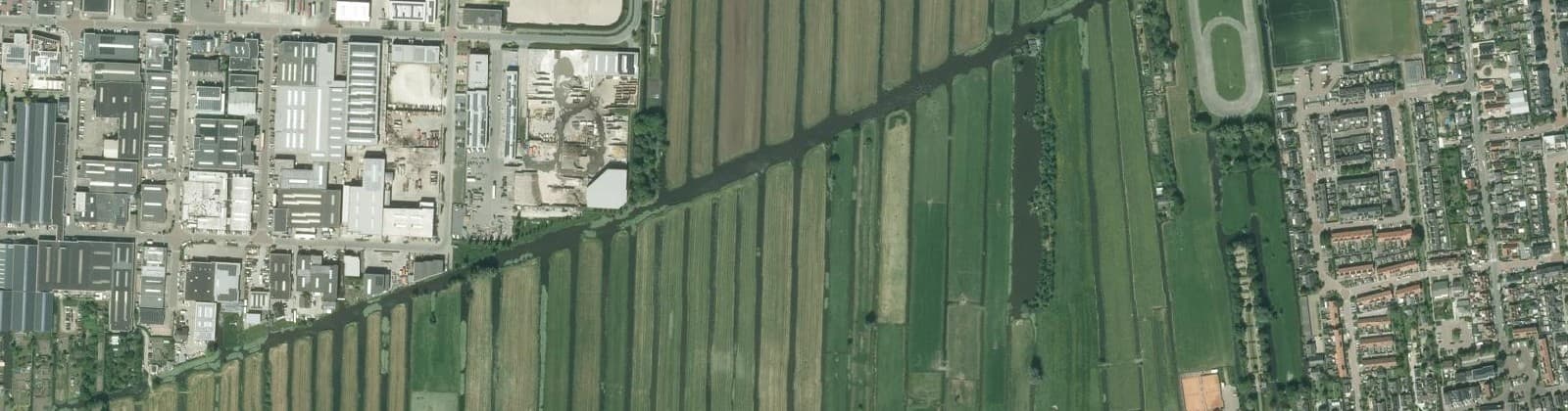 Luchtfoto van Lekdijk-Oost en Provinciale weg (ged.)