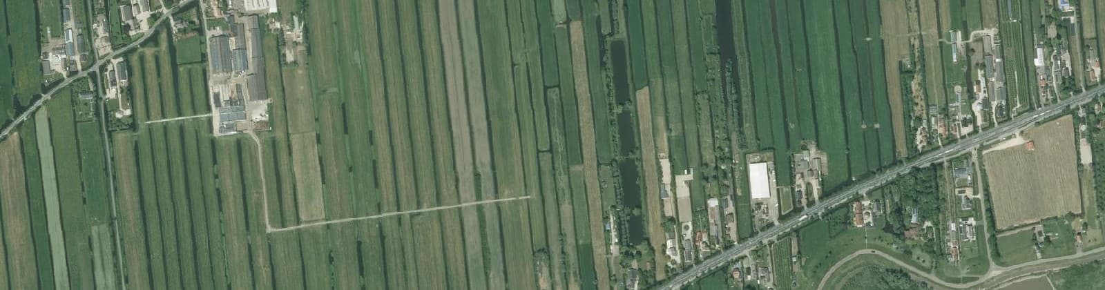 Luchtfoto van Provinciale weg (ged.) De Hem en Hogedij