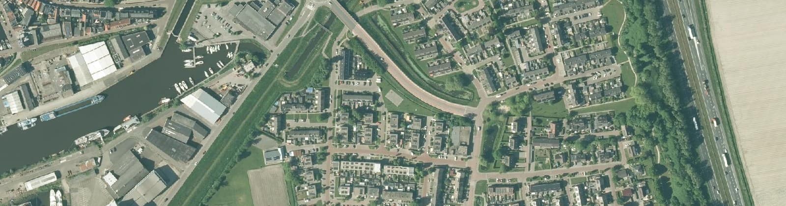 Luchtfoto van Lemmer-Lemstervaart