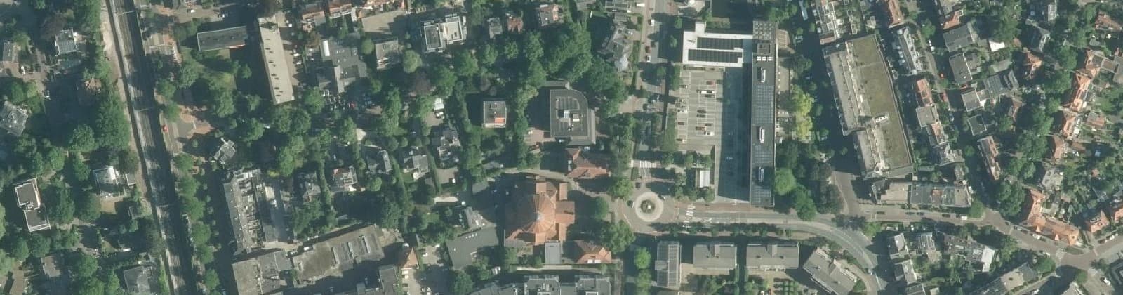 Luchtfoto van Raadhuisplein