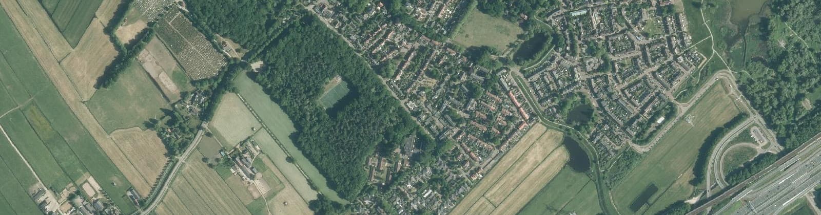 Luchtfoto van Muiderberg