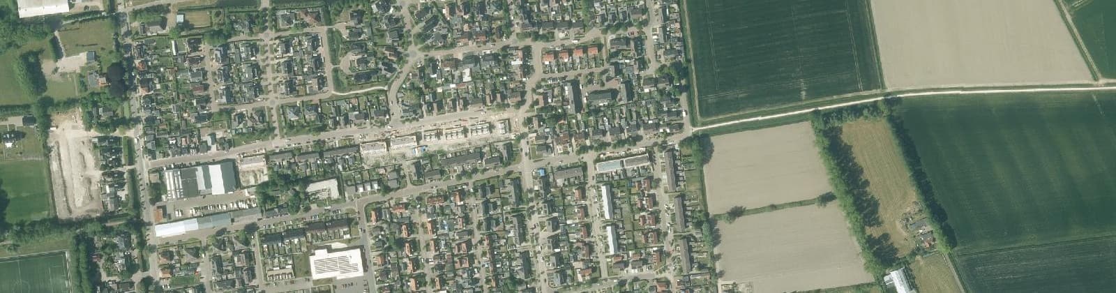 Luchtfoto van St.-Annaparochie Noordoost