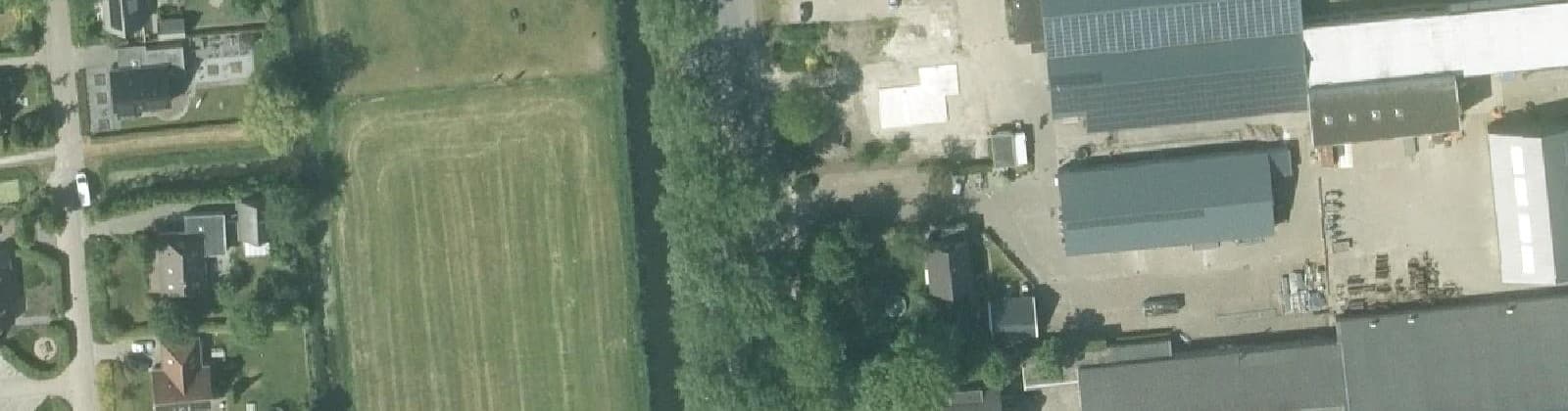 Luchtfoto van St.-Annaparochie Bedrijventer. de Wissel