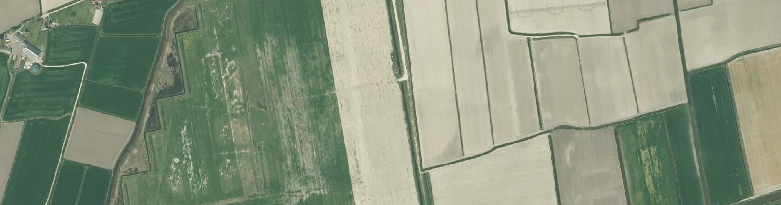 Luchtfoto van Sexbierum Waddenglas