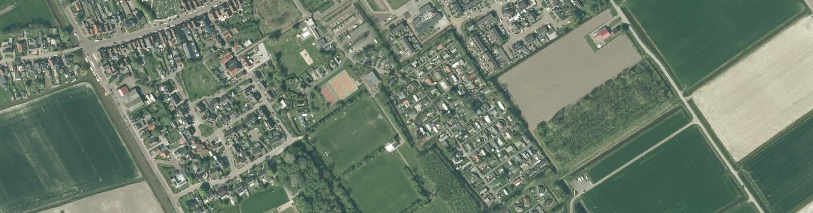 Luchtfoto van Tzummarum Zuid