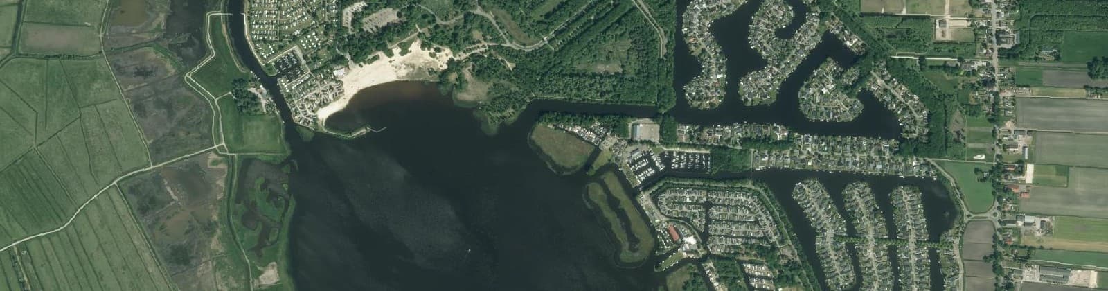 Luchtfoto van Kropswolde Recreatiegebied