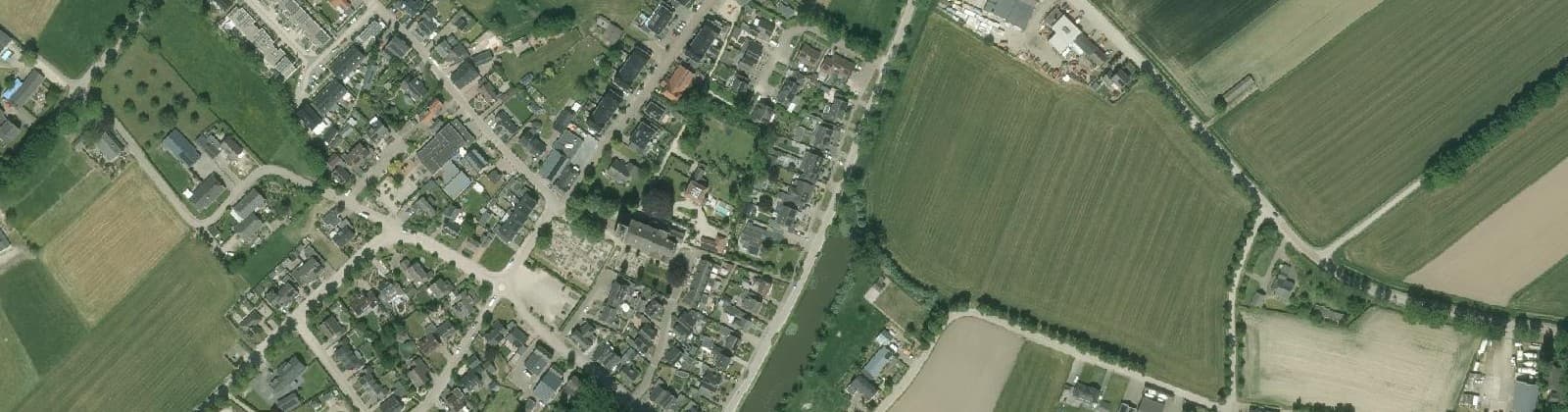 Luchtfoto van Azewijn