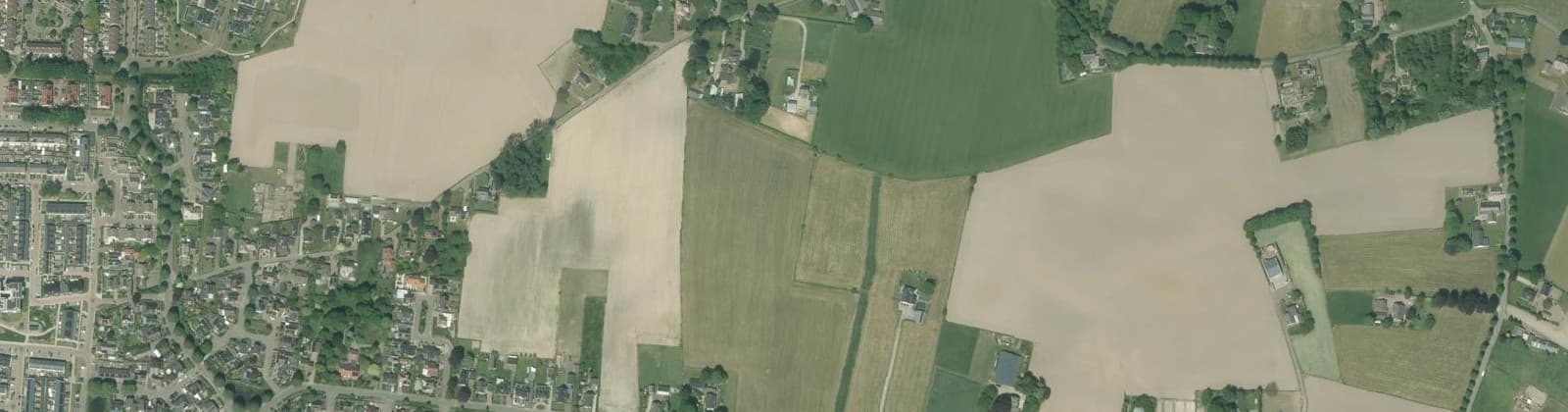 Luchtfoto van Verspreide huizen De Heegh