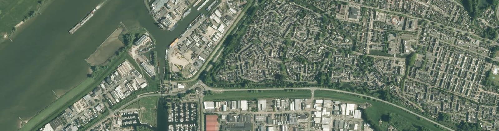 Luchtfoto van Bedrijventerrein Werkendam