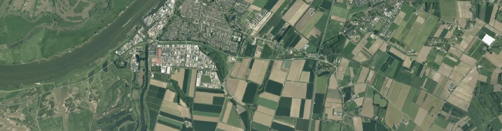 Luchtfoto van Buitengebied Werkendam zuid