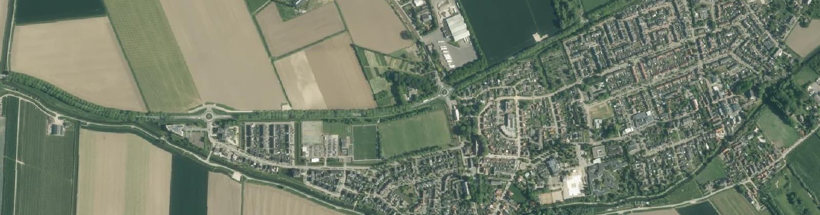Luchtfoto van Almkerk west