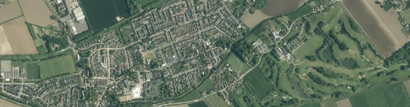 Luchtfoto van Almkerk oost
