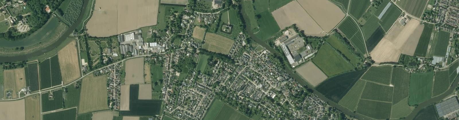 Luchtfoto van Deil