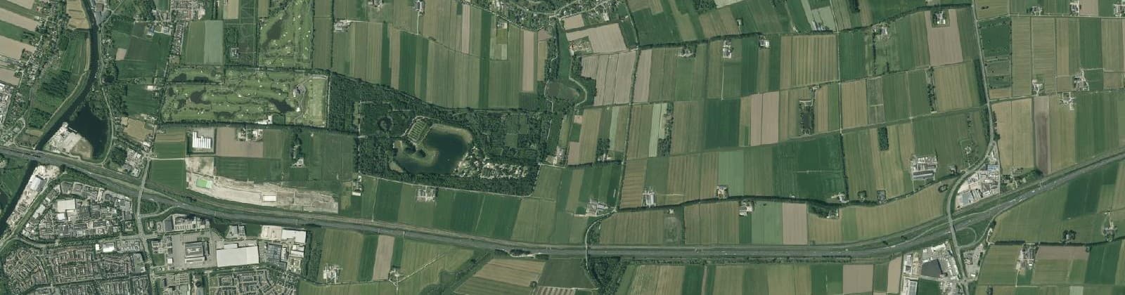 Luchtfoto van Verspreide huizen Vuren