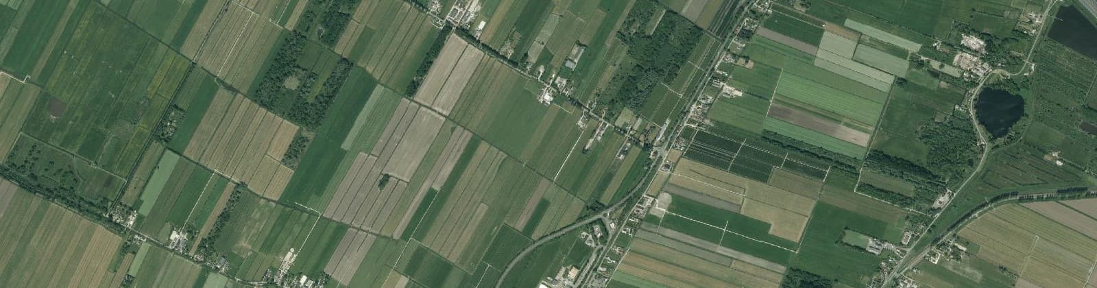Luchtfoto van Schoonrewoerd buitengebied