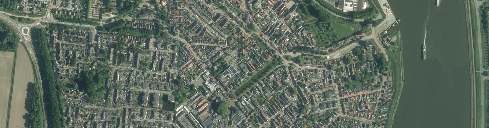 Luchtfoto van 's-Gravendeel Woonkern