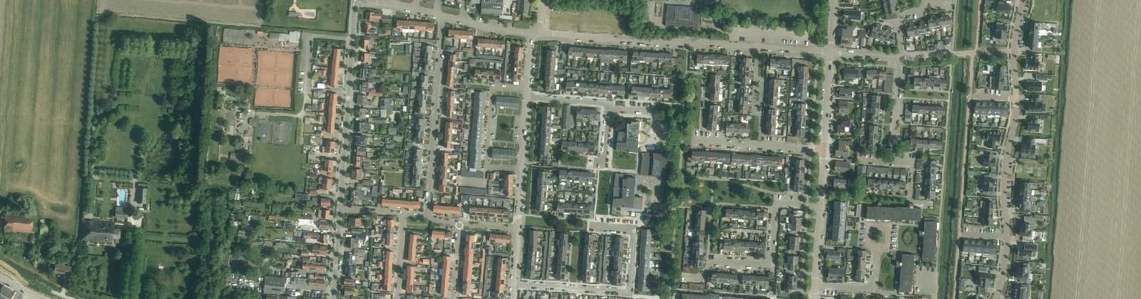 Luchtfoto van Zuid-Beijerland Woonkern