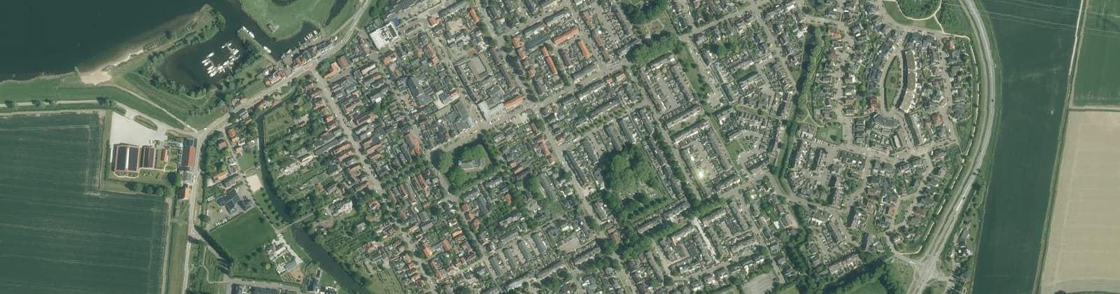 Luchtfoto van Nieuw-Beijerland Woonkern