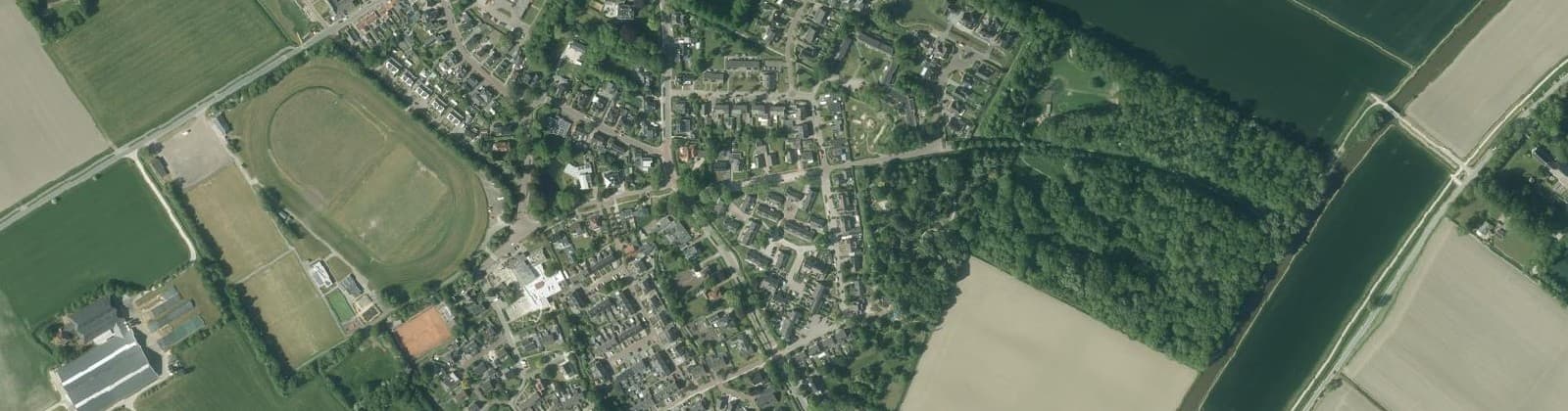 Luchtfoto van Eenrum