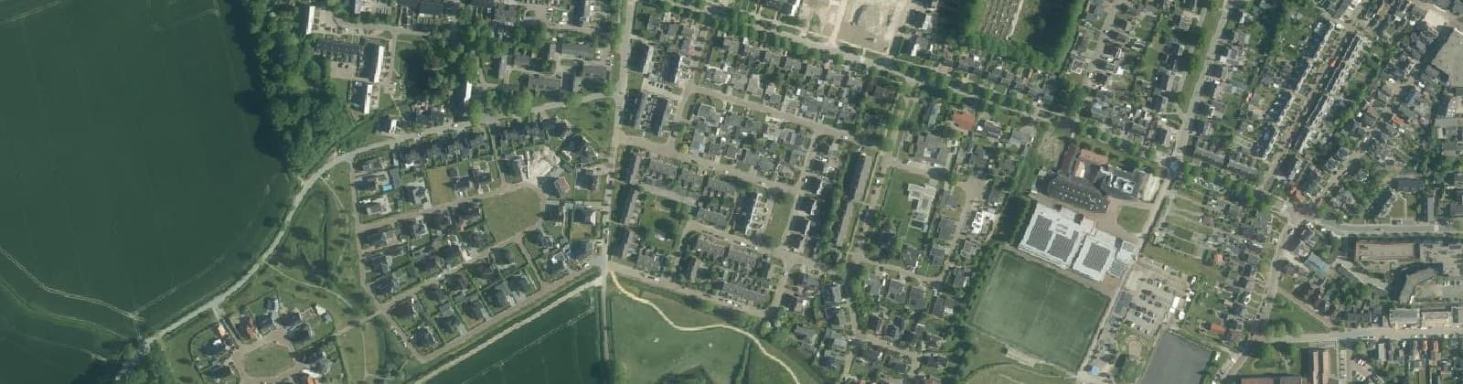 Luchtfoto van Uithuizen Zuid - West