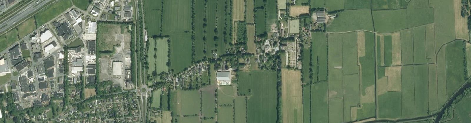 Luchtfoto van Bebouwde kom Midwolde