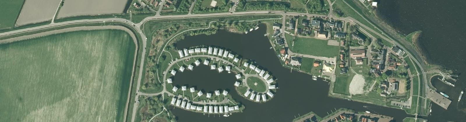 Luchtfoto van Oostmahorn