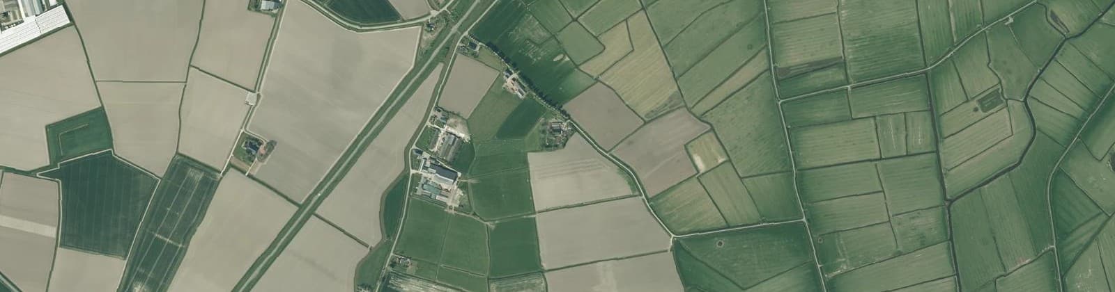 Luchtfoto van Verspreide huizen Morra