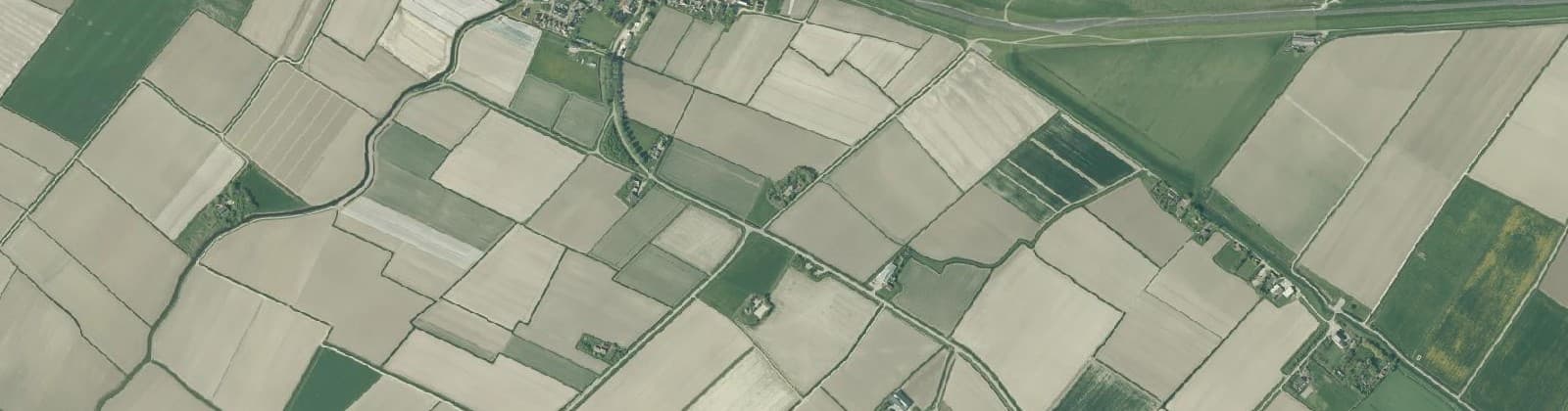 Luchtfoto van Verspreide huizen Paesens