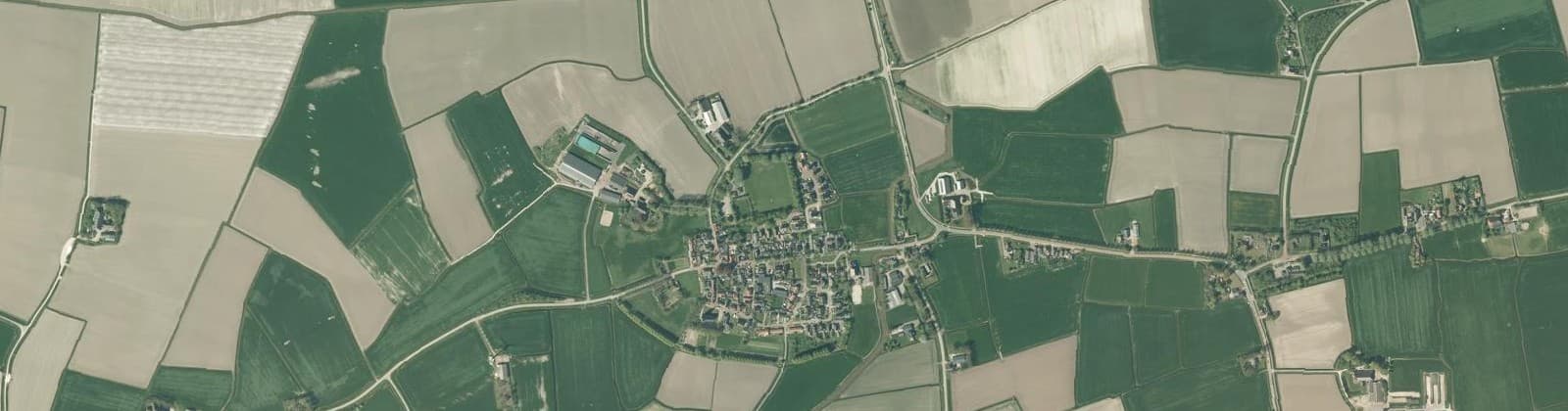 Luchtfoto van Verspreide huizen Hantum