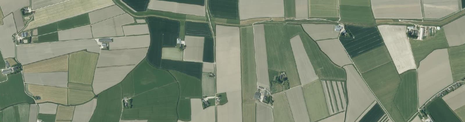 Luchtfoto van Verspreide huizen Warfstermolen