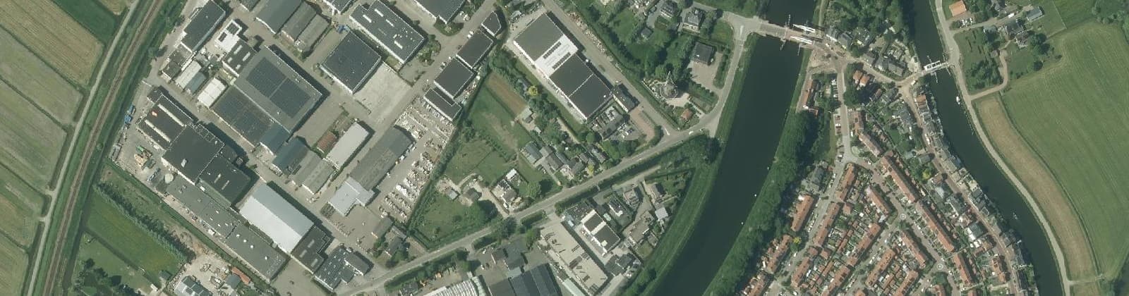 Luchtfoto van Arkel-Dorp