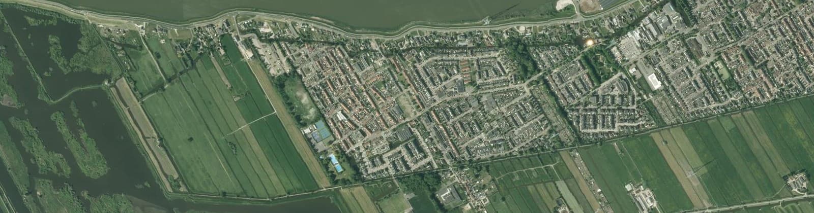 Luchtfoto van Nieuw-Lekkerland-Middelweg